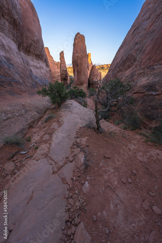 hiking the broken arch trail in arches national park  utah  usa