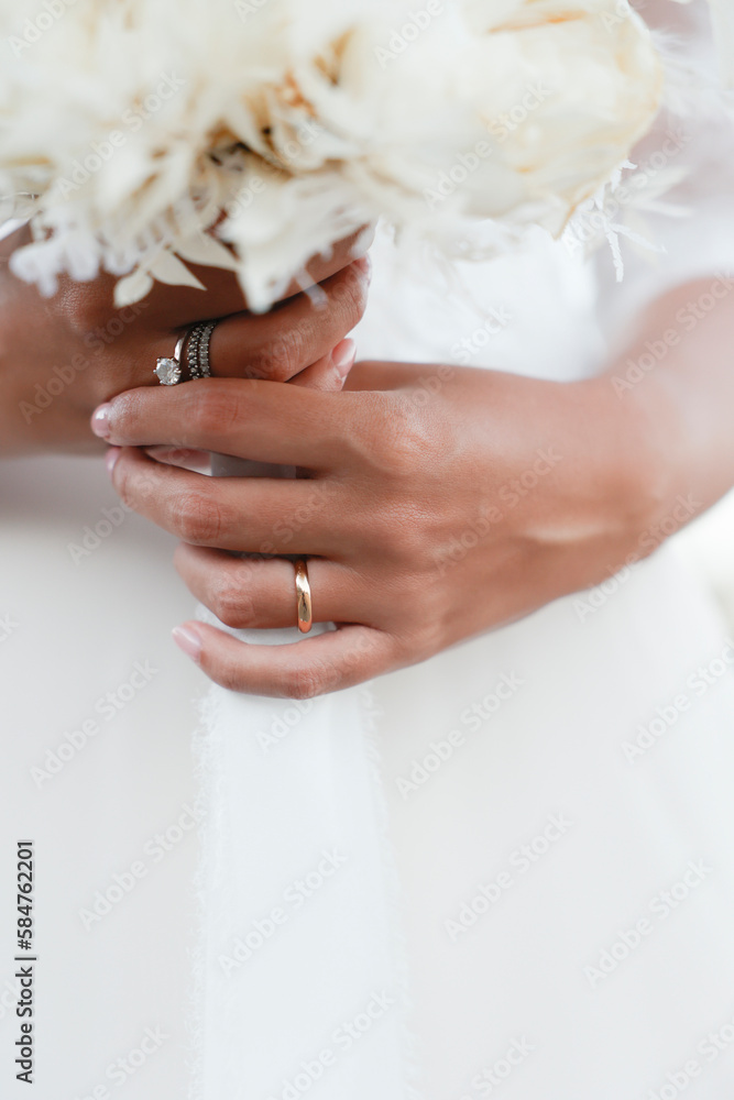 Anello hot sale al dito