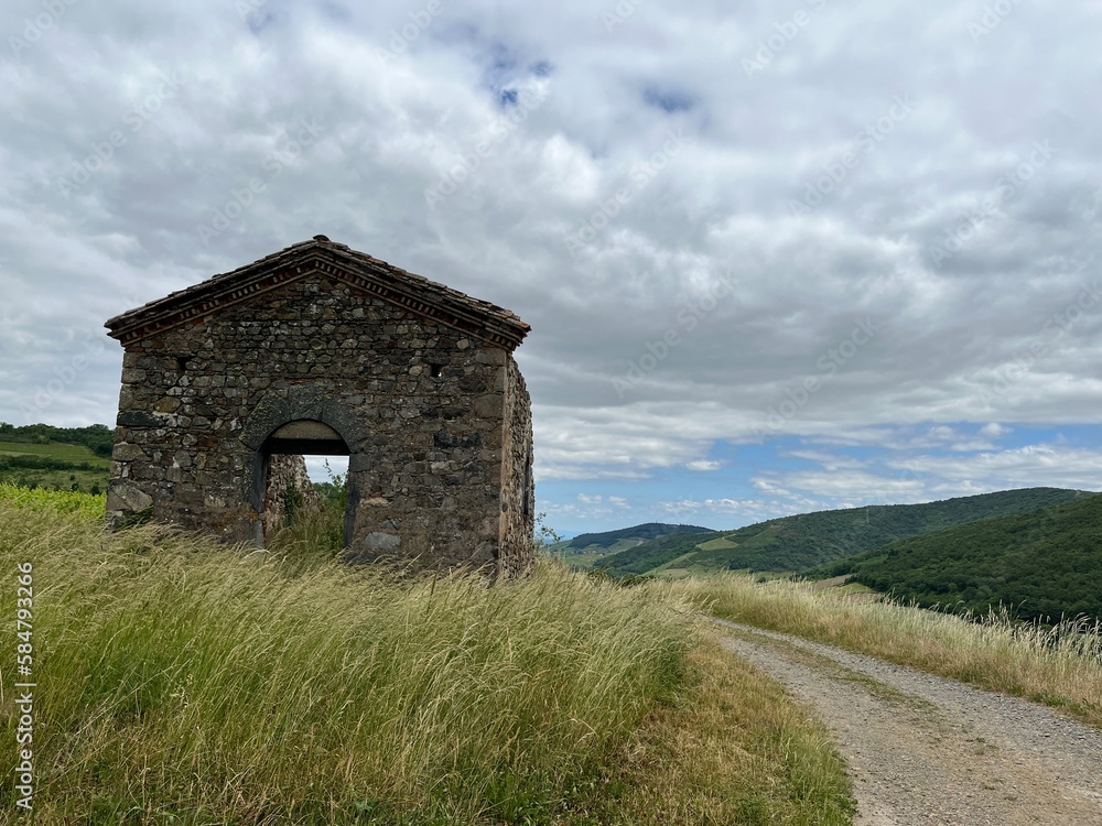 Maison abandonnée à la campagne