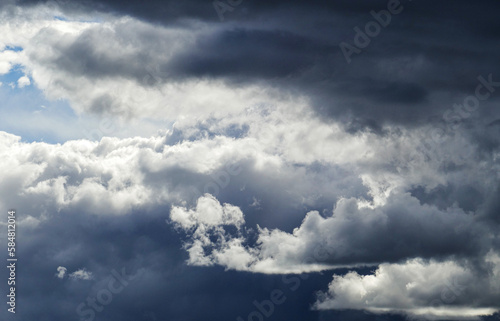 Obraz na płótnie close-up dark clouds,storm clouds moving,stormy rain clouds, w salonie
