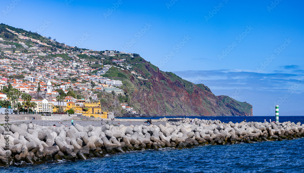 Madeira-Funchal beach and dolosse