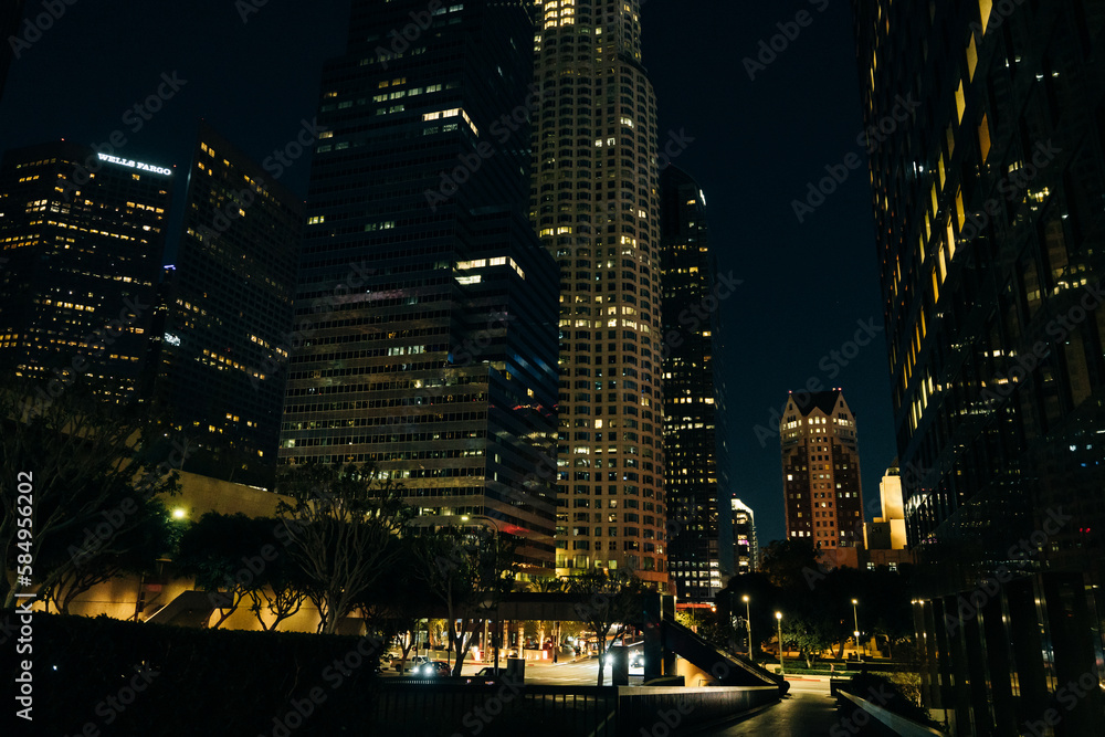 Naklejka premium night view of los angeles from a skyscraper in downtown