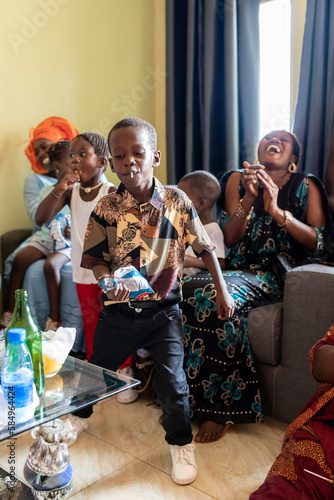 Wallpaper Mural family dancing at home Torontodigital.ca