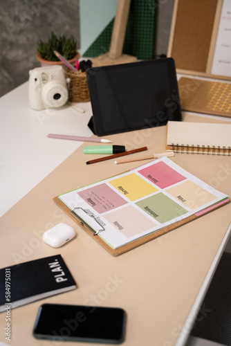 Wallpaper Mural Office desk  Torontodigital.ca