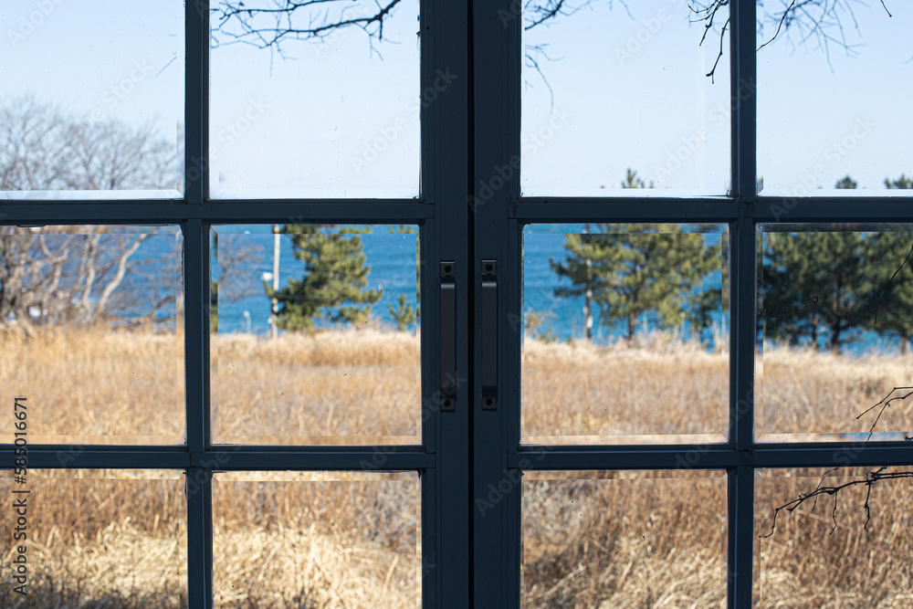 Fototapeta premium large windows overlooking the sea.