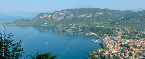 Gardasee in Italien mit Blick auf Garda  © NATURAL LANDSCAPES