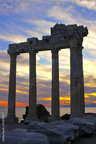 Obraz na płótnie Temple of Apollo in the evening, Side town, Turkey w salonie