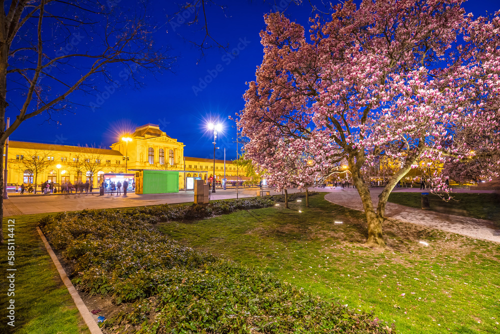 Obraz premium King Tomislav square in Zagreb evening view
