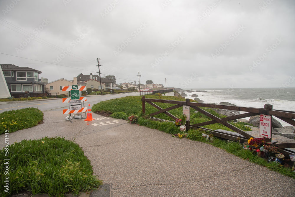 Santa Cruz West Cliff and around the day after the bomb storm, gray and empty streets, destruction and high tides. Santa Cruz West Cliff and around the day after the bomb storm, gray and empty streets, destruction and high tides.
