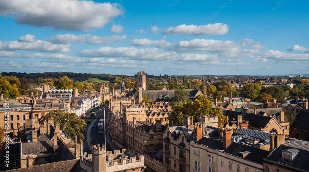 Famous attractions in Oxford, UK: Oxford University, Harry Potter Church, Harry Potter Canteen, etc.