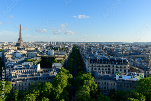 Avenue Kleber the Eiffel Tower and the Chaillot Trocadero district , Europe, France, Ile de France, Paris, in summer on a sunny day. © Florent