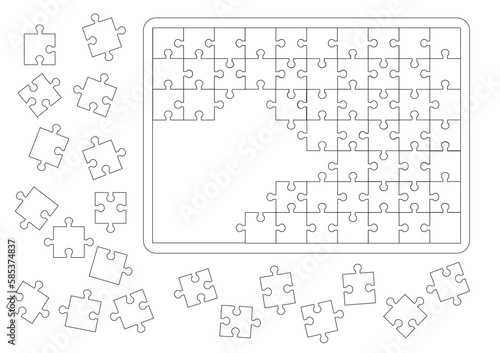 作りかけの白いジグソーパズル