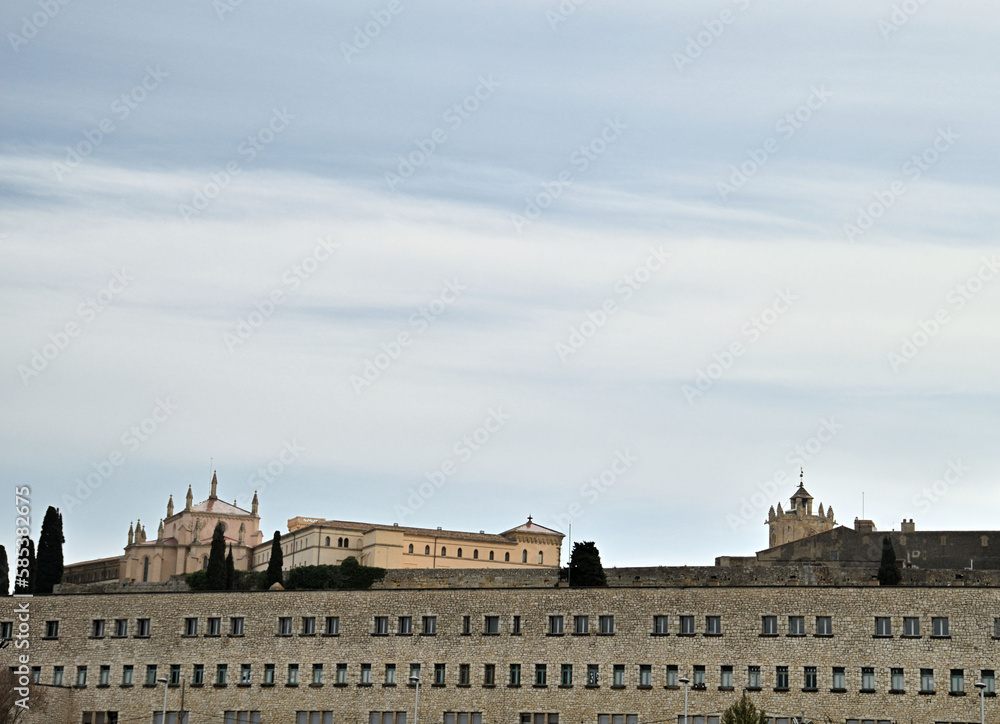 ventanas y monumentos Tarragona antigua, España