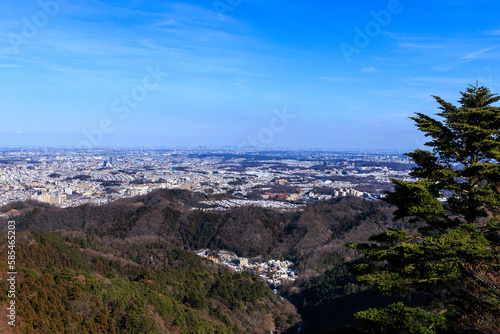 冬の高尾山からの東京の景色 © Nobby Iwata
