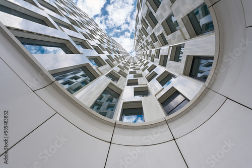 Photography Blick nach oben, an der Fassade eines Hochhauses in der Innenstadt von Berlin