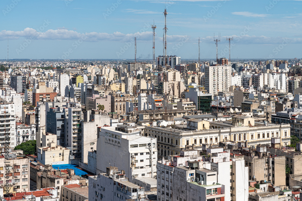 Naklejka premium Buenos Aires Skyline: A Panoramic View of a Vibrant City