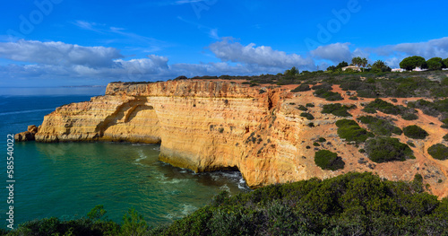 Die Felsalgarve bei Carvoeiro, Lagoa (Algarve, Portugal)