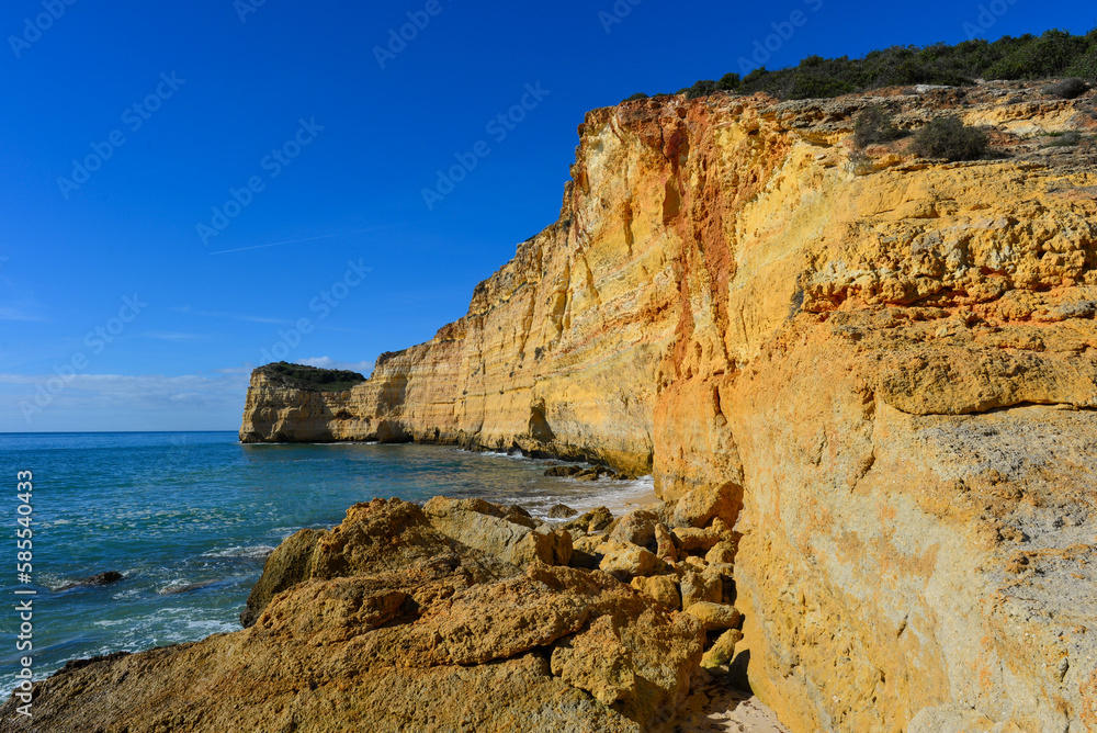 Die Felsalgarve bei Estombar (Algarve, Portugal)