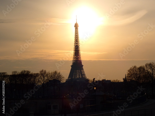 La Tour Eiffel au coucher du soleil