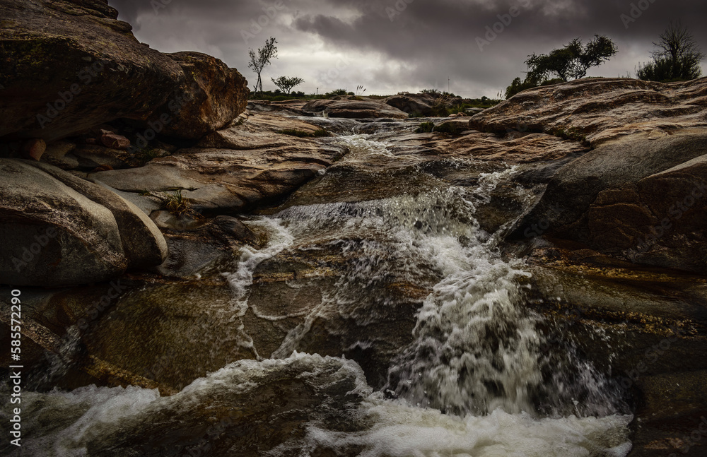 Obraz premium cascada y frio