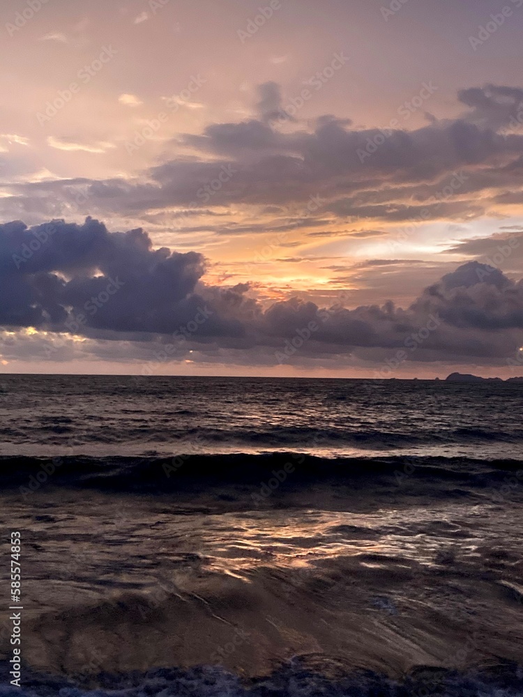 Obraz premium sunset at the beach