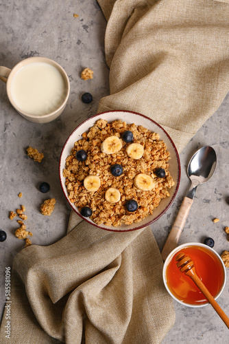 Healthy breakfast with gran...