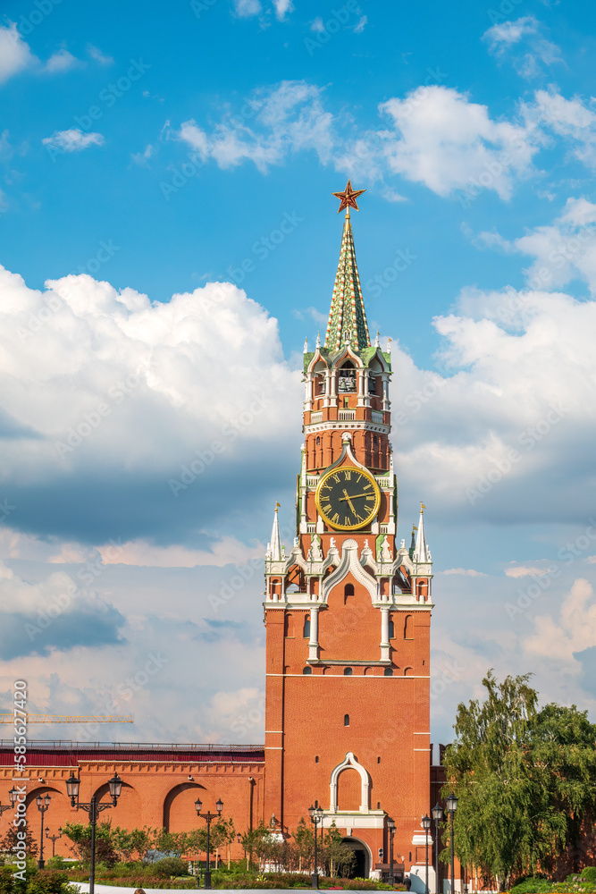 Spasskaya Tower of Moscow Kremlin on Red Square, Russia Spasskaya Tower of Moscow Kremlin on Red Square, Russia