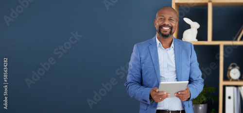 Fotografi Black man, business and tablet for corporate management, planning or strategy on mockup at the office