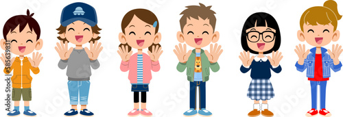 笑顔で嬉しそうな子どもたち
