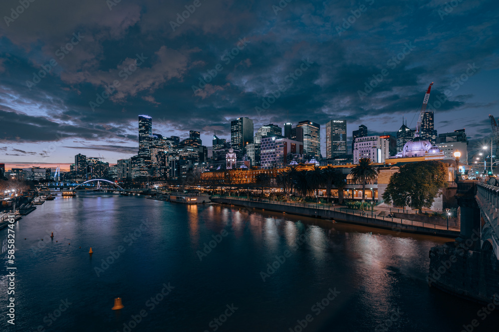Melbourne CBD Yarra river night view