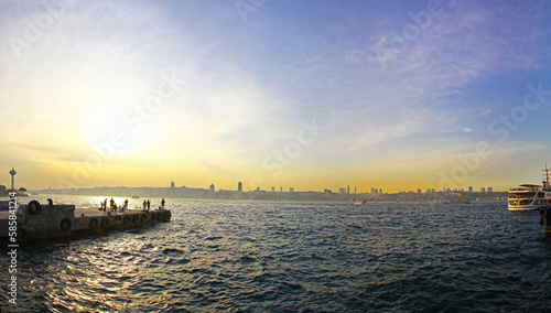 Obraz na płótnie Sunset over Bosphorus strait in Istanbul, Turkey w salonie