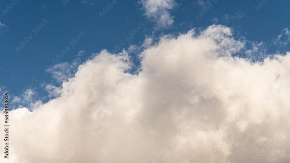 Fototapeta premium White clouds in blue sky.