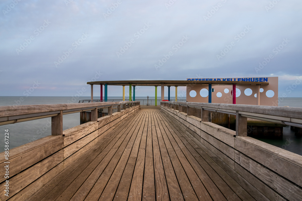 Ostseebad an der Seebrücke in Kellenhusen, Ostsee Ostseebad an der Seebrücke in Kellenhusen, Ostsee
