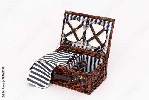 open wicker picnic suitcase on white backgroundThe wicker picnic suitcase on white background
garden, background, food, picnic, nature, green, wood, grass, summer, color, lunch, basket, full, crop, sw photo