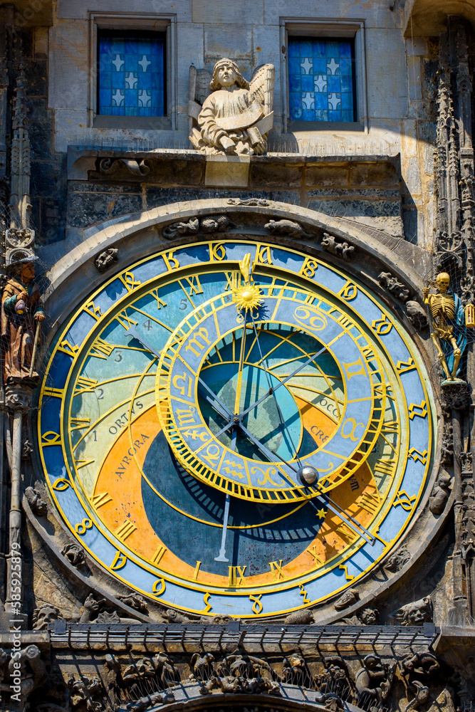 Obraz premium Famous astronomical clock in Prague