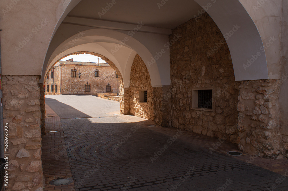 Fototapeta premium Passageway and arch of the central square of the Town Hall of the municipality of El Pedernoso.