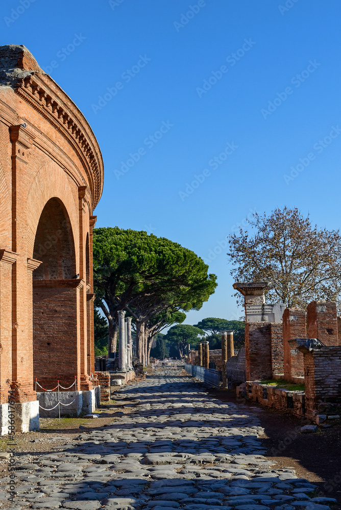 Fototapeta premium Matinée calme à Ostia Antica