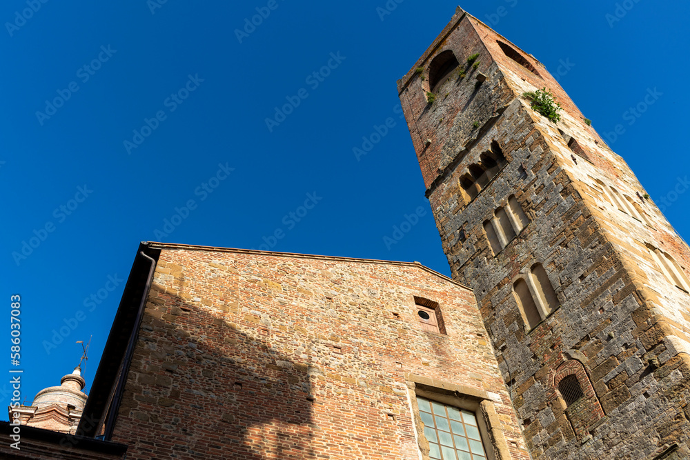 Eglise d'une ville ancienne dans la région Ombrie en Italie