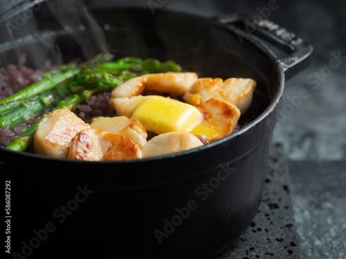 Scallops, butter, stone pot rice with asparagus 