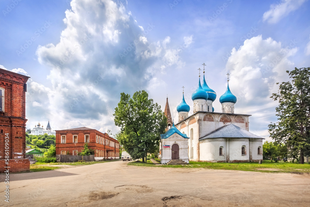 Cathedral of the Annunciation on the Square, Gorokhovets. Caption: Souvenirs