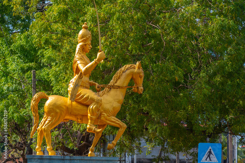 Schilderij op canvas King Sangiliyan's Statue at Jaffna, Sri Lanka