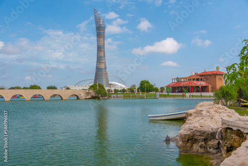 Foto The torch tower in Doha viewed from the Aspire park, Qatar