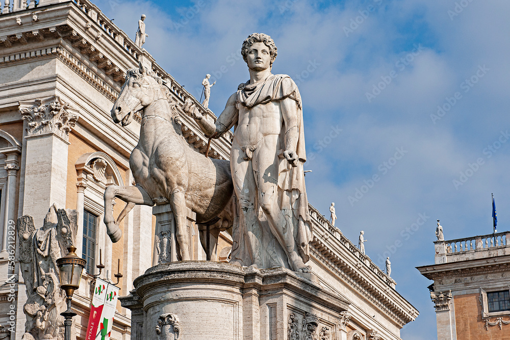 Statue des Kastor mit Pferde, Kapitolplatz, Rom, Italien