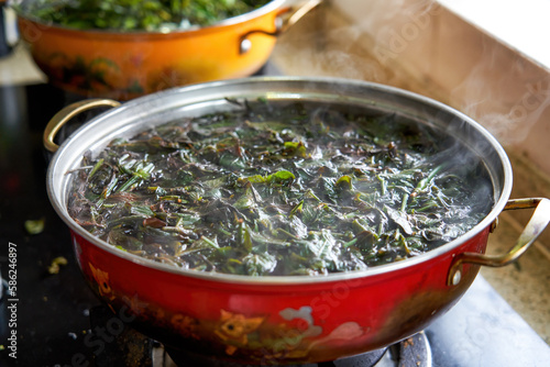 Herbs needed to make five-color glutinous rice, a traditional Chinese Tomb-sweeping Day food