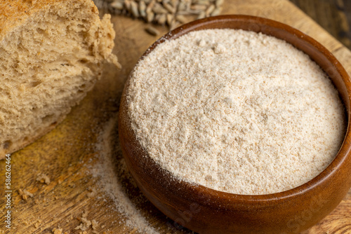 Wheat flour with bran for cooking bread