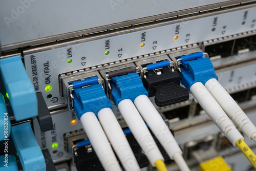 Glasfaserkabel mit SFP, schnelle Internetverbindung, Nahaufnahme