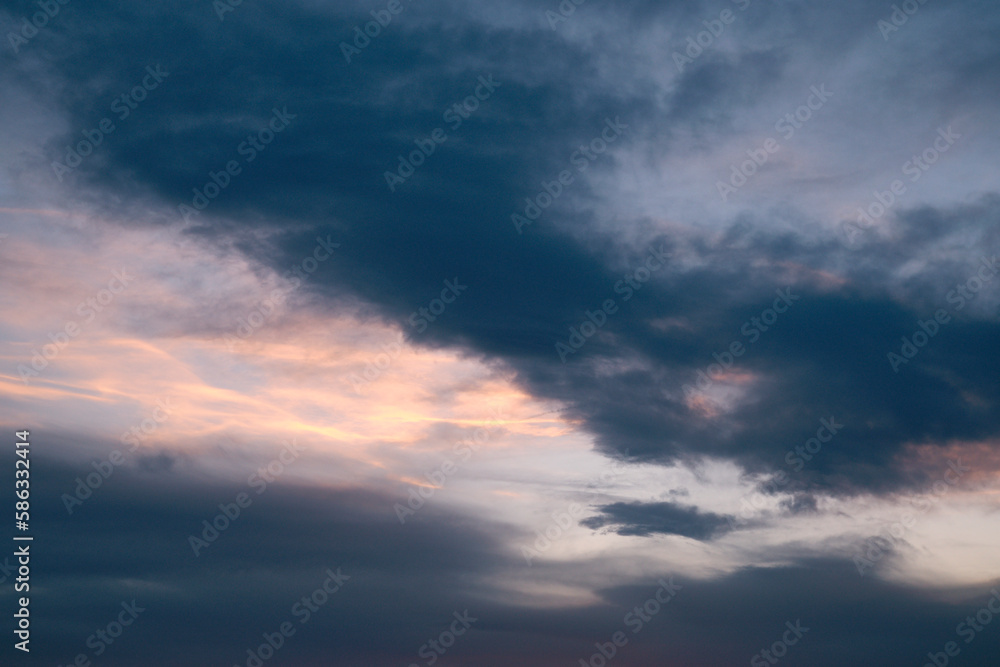 Obraz premium Stormy sky at dusk