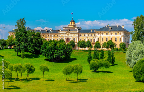 Konstantinovsky (Congress) palace and gardens, Saint Petersburg, Russia photo