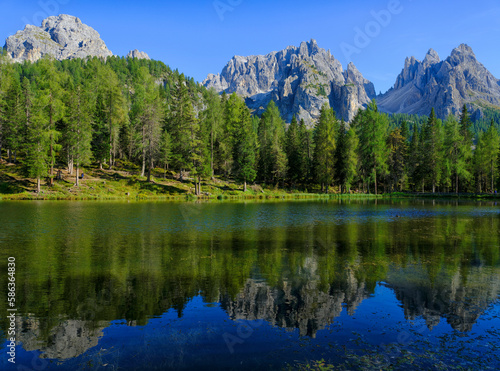 Lake Antorno and Drei Zinnen or Tre Cime di Lavaredo and mountain range of Cadini di Misurina, Italian Alps, Sesto Dolomites, Auronzo di Cadore, Belluno province, Veneto, Italy, Europe.