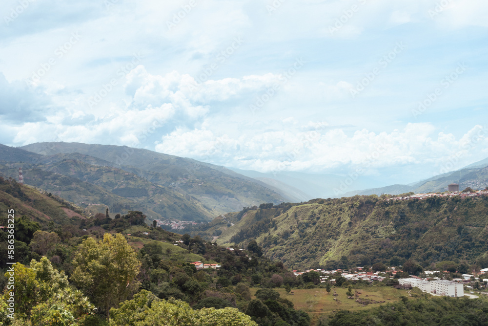 Panoramic photo of the city of Mérida from the cable car station, with the peaks in the background